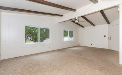 004_Living Room