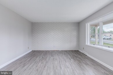 13915 Long Ridge Dr, Hagerstown, MD 21742 - photo 7