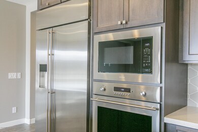 5) KITCHEN