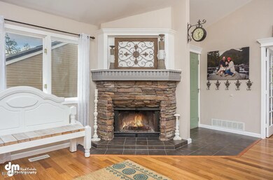 Upstairs Living Room 9194-SMALL