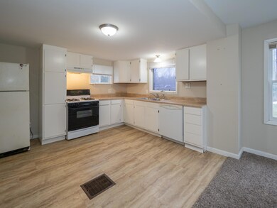 10616 Oakland Dr, Portage, MI 49024 - photo 5