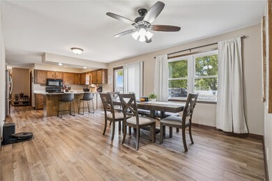 1314 9th St, Jesup, IA 50648 - photo 7