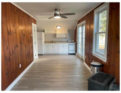 Kitchen:Dining