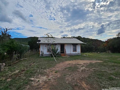 1212 Spring Rd, Pipe Creek, TX 78063 - photo 2