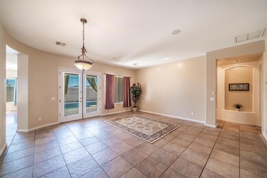 19th - 05Living Dining