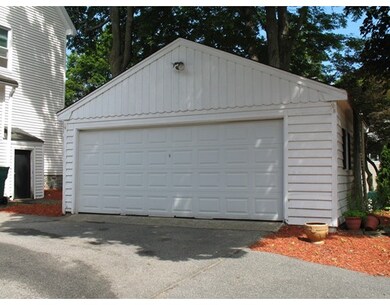 525 Beacon St, Lowell, MA 01850 - photo 4