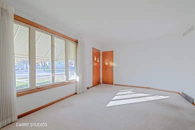 701 N Craig Place, Addison, IL 60101 - photo 3