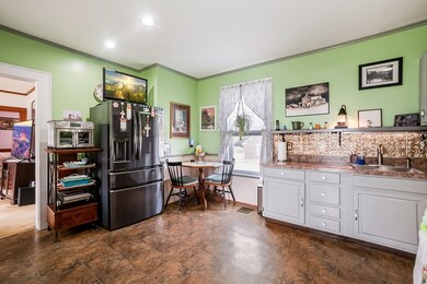 11 Crescent St, Millers Falls, MA 01349 - photo 7