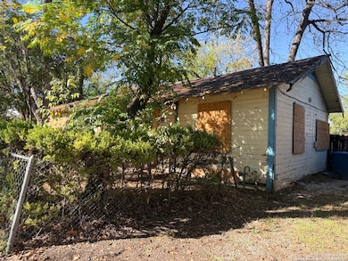1033 Saldana St, San Antonio, TX 78225 - photo 3