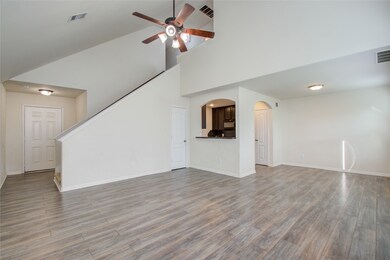 9350 Valley Tree Ln, Houston, TX 77089 - photo 5