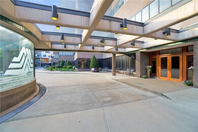 Governor's Drive leads to the lobby entrance.