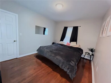 1st floor main bedroom
