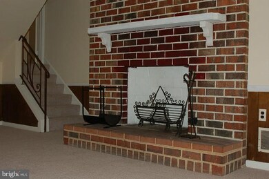 3013 Chapel View Dr, Beltsville, MD 20705 - photo 5