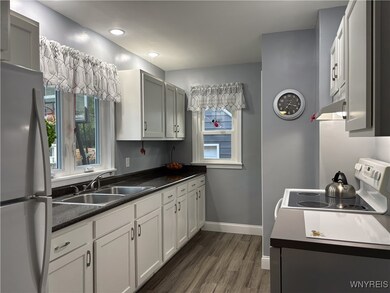 1430 Weaver Pkwy, North Tonawanda, NY 14120 - photo 3