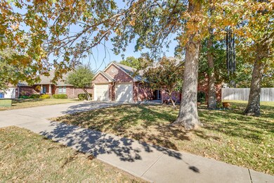 845 Royal Oak Ln, Burleson, TX 76028 - photo 3