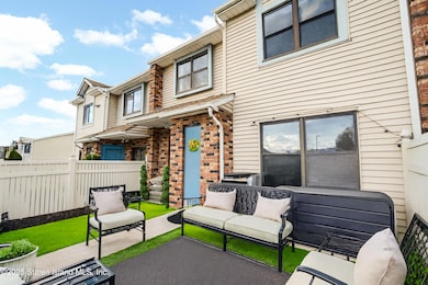 68 Gina Ct unit 294, Staten Island, NY 10314 - photo 5