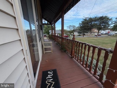 555 Velde Ave, Pennsauken, NJ 08110 - photo 3