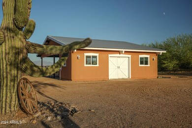 Wagon Cactus Barn