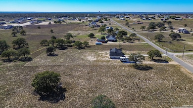 732 Lake Valley Dr, La_vernia, TX 78121 - photo 3