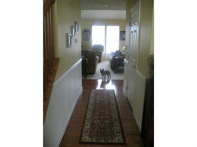 Entry/Foyer.