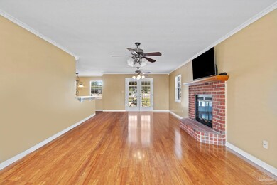 2132 Hollyhill Rd, Pensacola, FL 32526 - photo 7