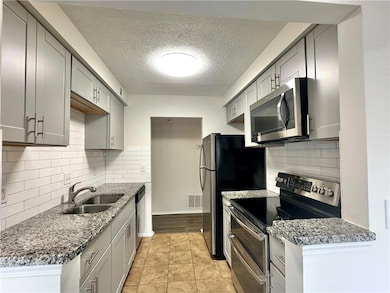 2301 Huntingdon Chase, Atlanta, GA 30350 - photo 3