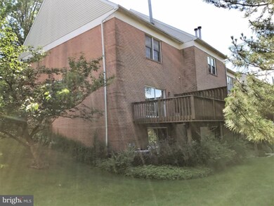 11825 Sherbourne Dr, Lutherville Timonium, MD 21093 - photo 4