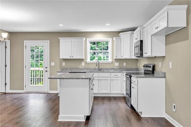 839 Berg St, Asheboro, NC 27203 - photo 7