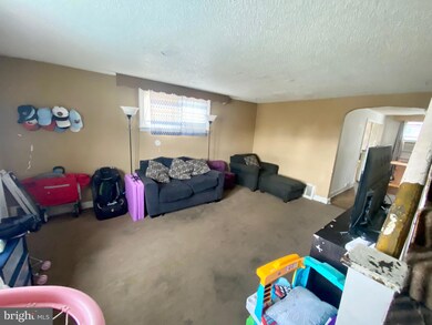 89 W Madison Ave, Clifton Heights, PA 19018 - photo 4