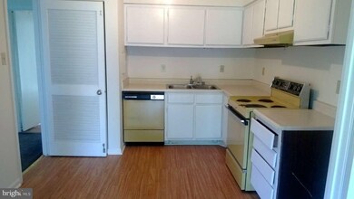 1002 Brinker Dr unit 201, Hagerstown, MD 21740 - photo 3