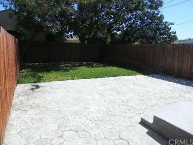 1554 E 117th St, Los Angeles, CA 90059 - photo 2