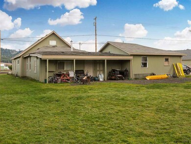 920 W Main St, Sheridan, OR 97378 - photo 7