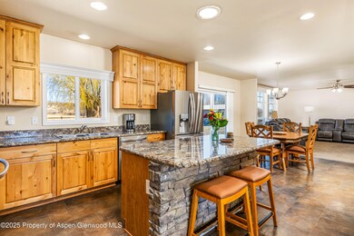 3 kitchen to fam rm for sale delta color
