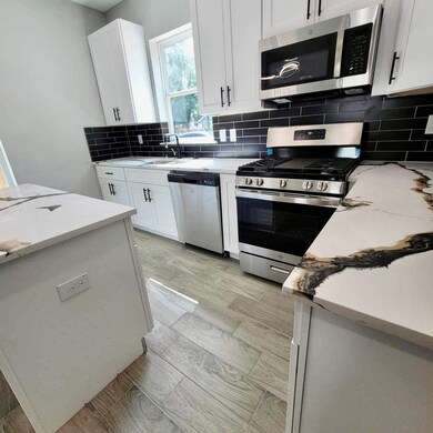 203 Wallace St, Houston, TX 77022 - photo 7