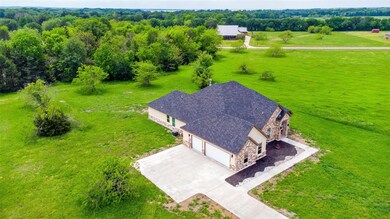 810 Hatteras, Corsicana, TX 75109 - photo 2