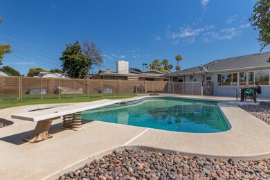 1254 E Malibu Dr-19