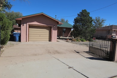 652 Helen Cir, Los Lunas, NM 87031 - photo 2