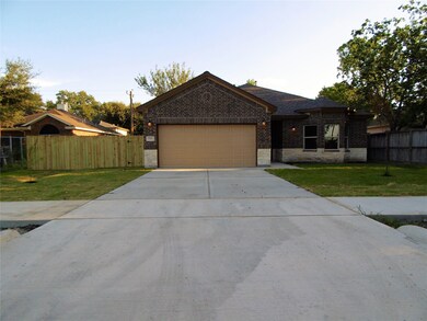 2713 Vega St, Houston, TX 77088 - photo 3