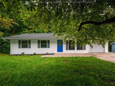 236 Pine Cir, Dunbar, WV 25064 - photo 3