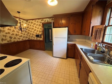 208 Holly Cove St, Franklin, VA 23851 - photo 7