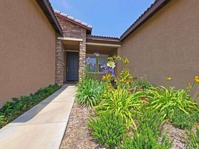 5551 N Pinnacle Ln, San Bernardino, CA 92407 - photo 2