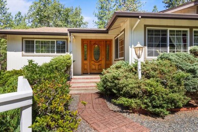 660 Catalpa Dr, Grants Pass, OR 97526 - photo 3