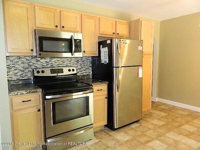 1204 Lenore Ave, Lansing, MI 48910 - photo 4