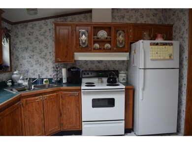 5 Laurel St, Whitefield, NH 03598 - photo 4