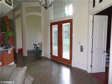 Foyer - Open foyer leading you right into the char