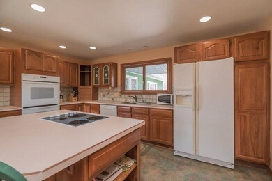 615 N Freer Rd, Chelsea, MI 48118 - photo 5