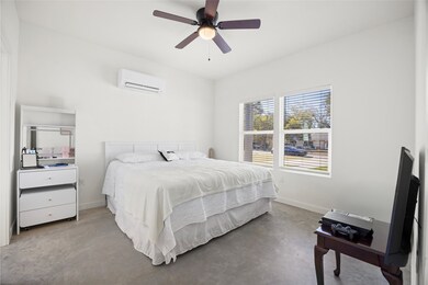 1020 10th St, Hempstead, TX 77445 - photo 4