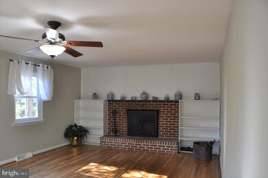 100 Maple Dr, Annapolis, MD 21403 - photo 2