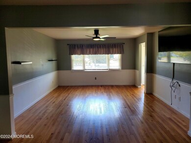 9 Bedford Ct, Toms River, NJ 08757 - photo 5