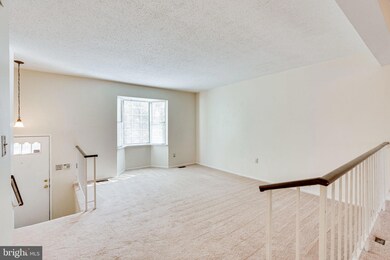 2374 Hunters Square Ct, Reston, VA 20191 - photo 5